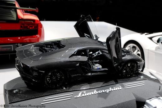 FOTO / IREAL! O copie de jucarie a Lamborghini Aventador costa de 12 ori mai mult decat masina originala: 6 milioane $!!!_11