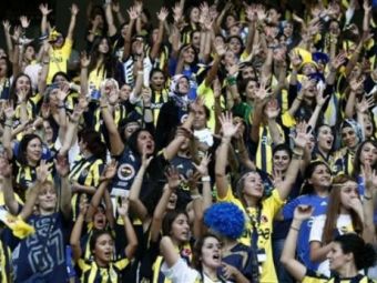 
	VIDEO FABULOS! Moment UNIC in fotbal: 41.000 de femei au luat locul ULTRASILOR pe stadion! Vezi ce show au facut turcoaicele pentru Fener!
