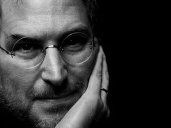 
	CUTREMURATOR! &quot;Tatal&quot; Apple, Steve Jobs, a MURIT la doar o zi dupa lansarea ultimului produs!
