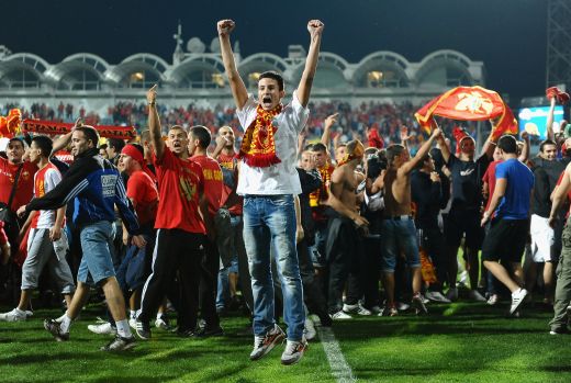 SUPER FOTO! Cele mai tari imagini de la ultimele meciuri din preliminariile Euro 2012! Cu ce imagine a intrat ROMANIA in TOP_4