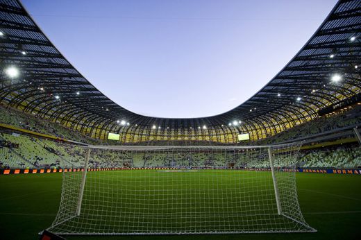 FOTO FABULOS: Asa arata azi stadioanele de miliarde de Euro pe care Romania a primit INTERZIS! Aici va juca Mutu... pe PlayStation :)_6