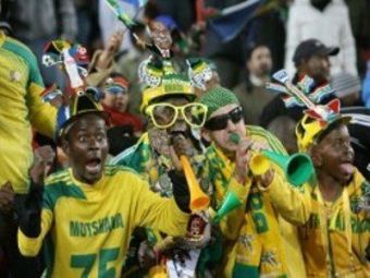 
	Cea mai CRUNTA bucurie vazuta in fotbal: Au crezut ca s-au calificat, au facut turul stadionului... apoi s-au inecat in LACRIMI! Ce a patit aseara Africa de Sud VIDEO!
