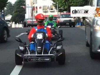 
	VIDEO: Cine il mai&nbsp;stie pe Mario Bros? A iesit si el ca tot &quot;omul&quot;&nbsp;sa&nbsp;se dea cu&nbsp;masinuta de karting&nbsp;prin Tokyo!

