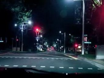 
	VIDEO: Pune-ti dopuri in urechi si uita-te cum ia o Zonda&nbsp;200 km/h&nbsp;cu start de la semafor !
