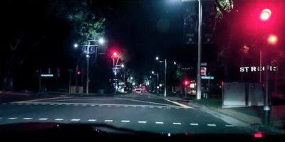 
	VIDEO: Pune-ti dopuri in urechi si uita-te cum ia o Zonda&nbsp;200 km/h&nbsp;cu start de la semafor !
