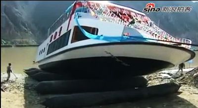 
	VIDEO:&nbsp;Asta e primul vapor facut pe vapor ! Uite cum se duce la fund chiar de botez!
