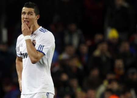 
	NICIO TACTICA nu-l mai poate salva pe Mourinho! Ronaldo a facut vestiarul sa EXPLODEZE cu un nou gest neinteles: &quot;Eu sunt vedeta&quot;
