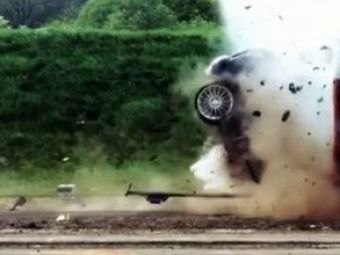 
	VIDEO: Doamne fereste! Ce masina se face in halul asta la 200 km/h? Crash Test de cosmar pentru Ford !
