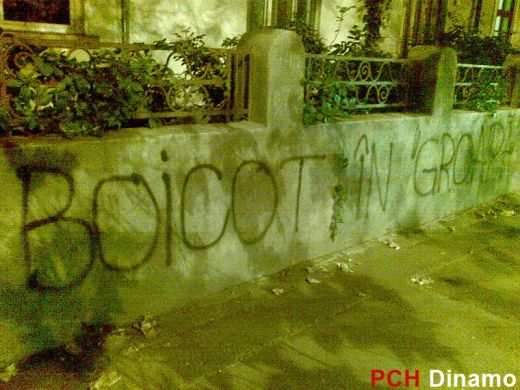 FOTO / Dinamovistii continua protestul! Au scris din nou pe zidurile stadionului: "DNA la meci!" Ce mesaje au pentru sefi!_1