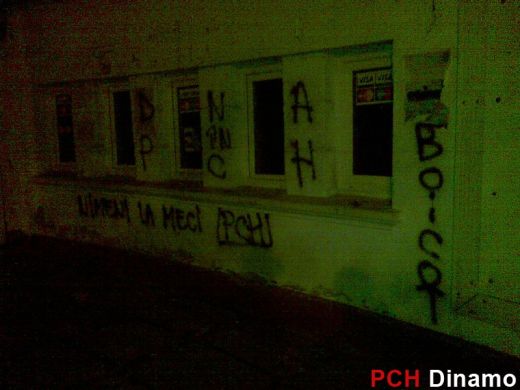 FOTO / Dinamovistii continua protestul! Au scris din nou pe zidurile stadionului: "DNA la meci!" Ce mesaje au pentru sefi!_7
