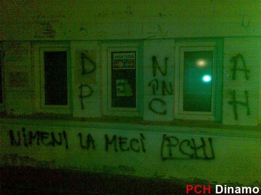 FOTO / Dinamovistii continua protestul! Au scris din nou pe zidurile stadionului: "DNA la meci!" Ce mesaje au pentru sefi!_8