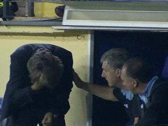 VIDEO / Mancini, blestemat de Tevez? Antrenorul lui City si-a SPART capul in banca de rezerve de la Villarreal!
