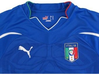 FOTO Italia se pregateste de EURO! Asa arata noul echipament al echipei lui Prandelli!