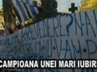 
	VIDEO Fanii Craiovei au venit la mormantul lui Adrian Paunescu! Ce mesaj i-au transmis lui Mircea Sandu:
