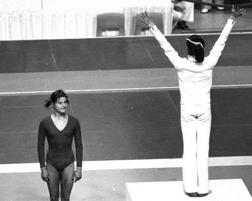 Nadia a implinit 50 de ani! 10 IMAGINI de nota 10 care au intrat in istoria gimnasticii!_1