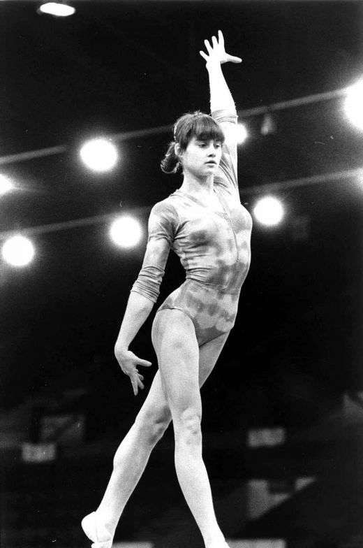 Nadia a implinit 50 de ani! 10 IMAGINI de nota 10 care au intrat in istoria gimnasticii!_2