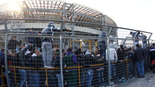 Oamenii se CALCA pe CAP ca sa vada un meci GIGANT pe stadionul unde Steaua a MURIT. Imagini INCREDIBILE_4
