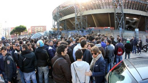 Oamenii se CALCA pe CAP ca sa vada un meci GIGANT pe stadionul unde Steaua a MURIT. Imagini INCREDIBILE_5