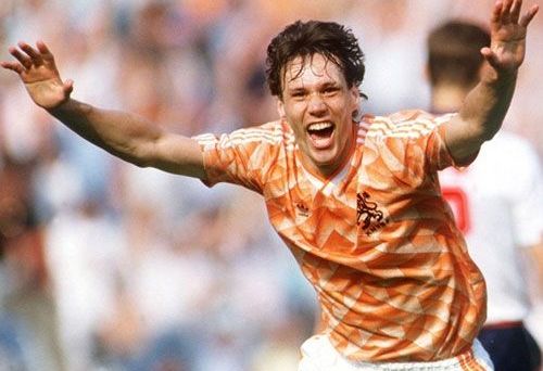 
	Van Basten tresare cand aude de Steaua: &quot;Ce amintiri...&quot; Cel mai frumos meci dintr-o cariera fabuloasa:
