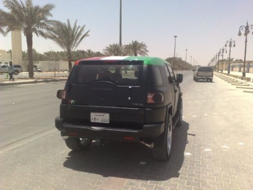 FOTO FABULOS!!! Un student arab are SUPER masini de 12 mil. dolari in garaj! Nici la Top Gear nu vezi asa ceva!_31