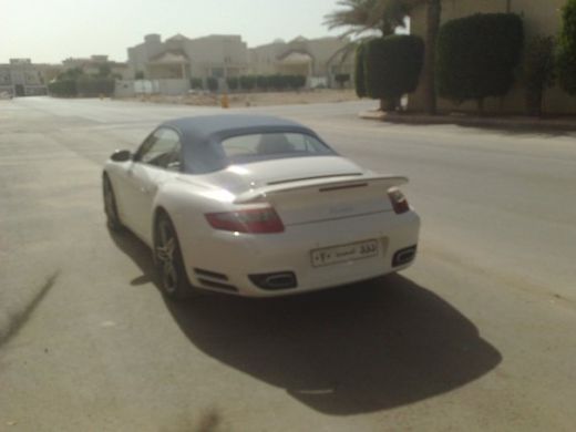 FOTO FABULOS!!! Un student arab are SUPER masini de 12 mil. dolari in garaj! Nici la Top Gear nu vezi asa ceva!_32