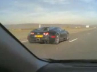 
	VIDEO SENZATIONAL! De-asta costa 1 milion de euro! Vezi cum a UMILIT Bugatti Veyron o masina pe autostrada
