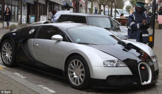 FOTO A aparut COCALARUL cu Bugatti Veyron! Are bani, dar nu are MANIERE! Ghici unde a parcat!_1