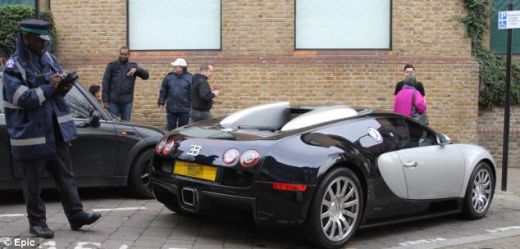 FOTO A aparut COCALARUL cu Bugatti Veyron! Are bani, dar nu are MANIERE! Ghici unde a parcat!_2