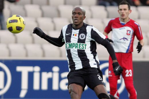 DILEMA ZILEI la Steaua! Cati ani are in realitate nigerianul Tony de la U Cluj? 28 sau 22? :)_2