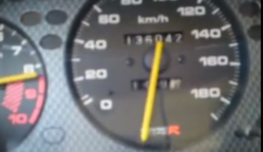 
	VIDEO INCREDIBIL! Un Honda modificat a dat peste cap vitezometrul: vezi viteza TURBATA cu care sfideaza logica!
