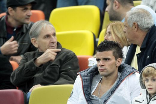 Steaua pregateste un transfer de senzatie in secret? Viorel Paunescu, MM si Iliev au fost in tribune la ultimul meci al lui Manchester! DOVADA FOTO :)_4