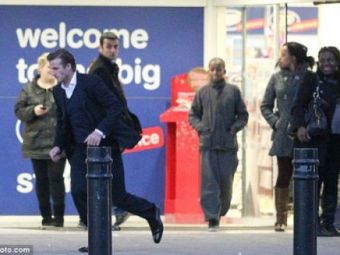 SUPER FOTO! Beckham a intrat in PANICA si a alergat ca un nebun dupa CADOURI! Nu-l mai primea Victoria acasa? :))