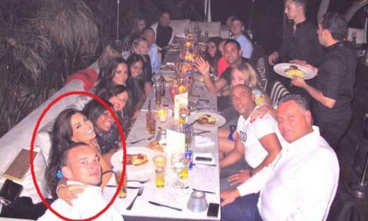 FOTO: Sneijder a avut parte de cea mai sexy petrecere de revelion. Cum s-a distrat cu superba Yolanthe in vacanta_4