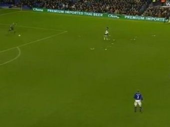 
	VIDEO: Golul sezonului in Premier League: portarul Tim Howard a inscris cu un sut de la peste 90 de metri!!!
