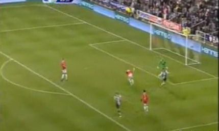 VIDEO: Doua super reusite si un autogol de tot rasul! United, distrusa de Newcastle cu 3-0 in primul meci din 2012!_2
