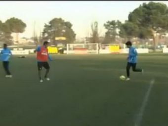
	SUPER VIDEO Faza de MAGIE la antrenamentul lui Inter! Chivu, UMILIT de pustiul Coutinho cu un dribling ametitor!
