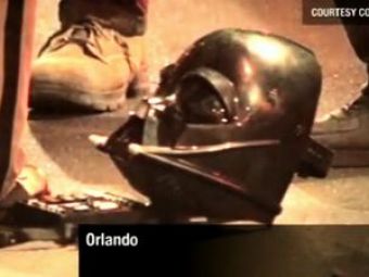 
	NEWS ALERT ! Darth Vader s-a suparat pe aparatorii legii si le-a tras o mama de bataie ca la el in galaxie!
