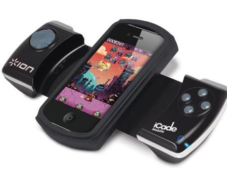 FOTO: Poti incerca acum orice joc pe iPhone fara probleme! 7 gadgeturi nebune care iti transforma telefonul intr-o super consola