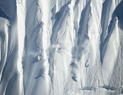 FOTO DEMENTIAL! Snowboard la un alt nivel! Cum a fost cucerit un munte URIAS din Alaska de trei tipi care au SIFDAT moartea!_6
