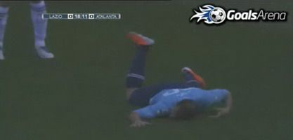 VIDEO Stefan Radu a scos penalty pentru Lazio in meciul cu Atalanta! Fostul dinamovist are capul SPART!
