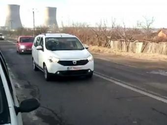 VIDEO Noua Dacia, pe strazile din Romania! Cum arata Lodgy, masina cu 7 locuri care si-a propus sa SPARGA piata!