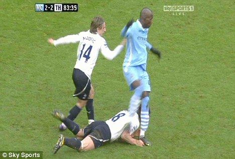 Pepe ar fi fost INTERZIS in Premier League! Balotelli va fi SUSPENDAT dupa gestul CRIMINAL din meciul cu Tottenham! Cate etape risca:_2