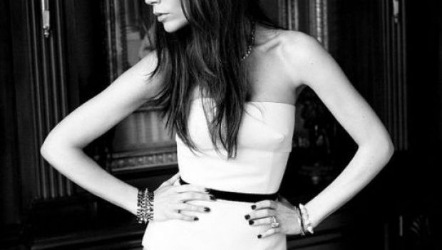 
	FOTO: Fotografiile sexy cu care Victoria Beckham a innebunit 15 milioane de oameni in 2012!
