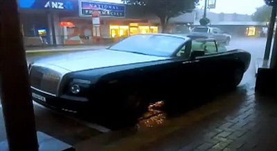 Rolls Royce Australia Phantom Drophead Coupe ploaie Video