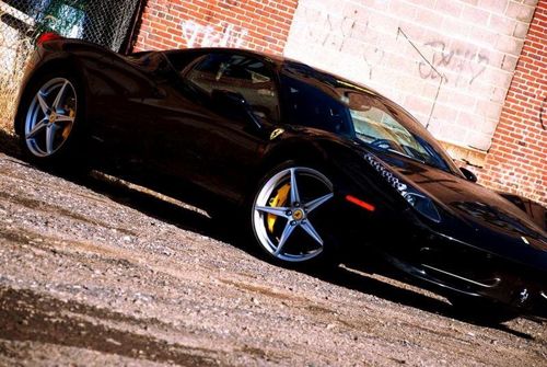 
	FOTO SOCANT: Asa arăta un Ferrari 458 inainte sa omoare 3 oameni si sa raneasca alti&nbsp;9 intr-un accident terifiant!
