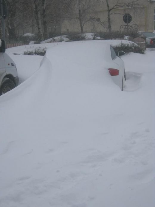 INCREDIBIL! "Nu imi mai gasesc masina!" Un oras intreg a fost acoperit de zapada! Vezi unde e facuta poza:_7