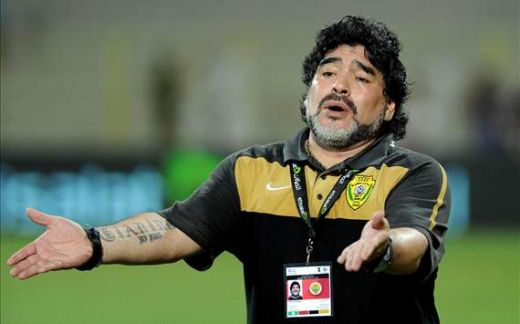 
	Maradona s-a saturat sa fie UMILIT de Olaroiu in Emirate! Le-a dat un ultimatum seicilor! Ce anunt a facut:
