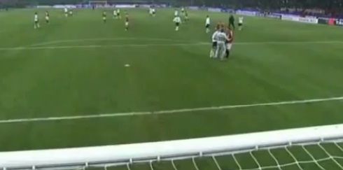 
	VIDEO SCANDALOS! Ibrahimovic a luat-o razna iar pe teren: l-a PLESNIT peste fata pe portarul lui Juventus
