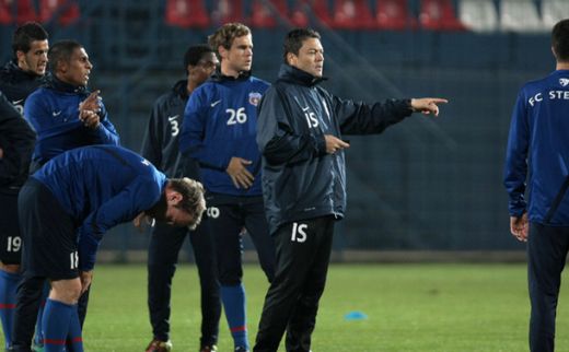 
	De Jong nu e singurul pericol pentru Steaua! Cine ii provoaca INSOMNII lui Ilie Stan inainte de meciurile cu Twente!
