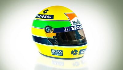 Ayrton Senna casca si combinezon cat costa Formula 1 licitatie